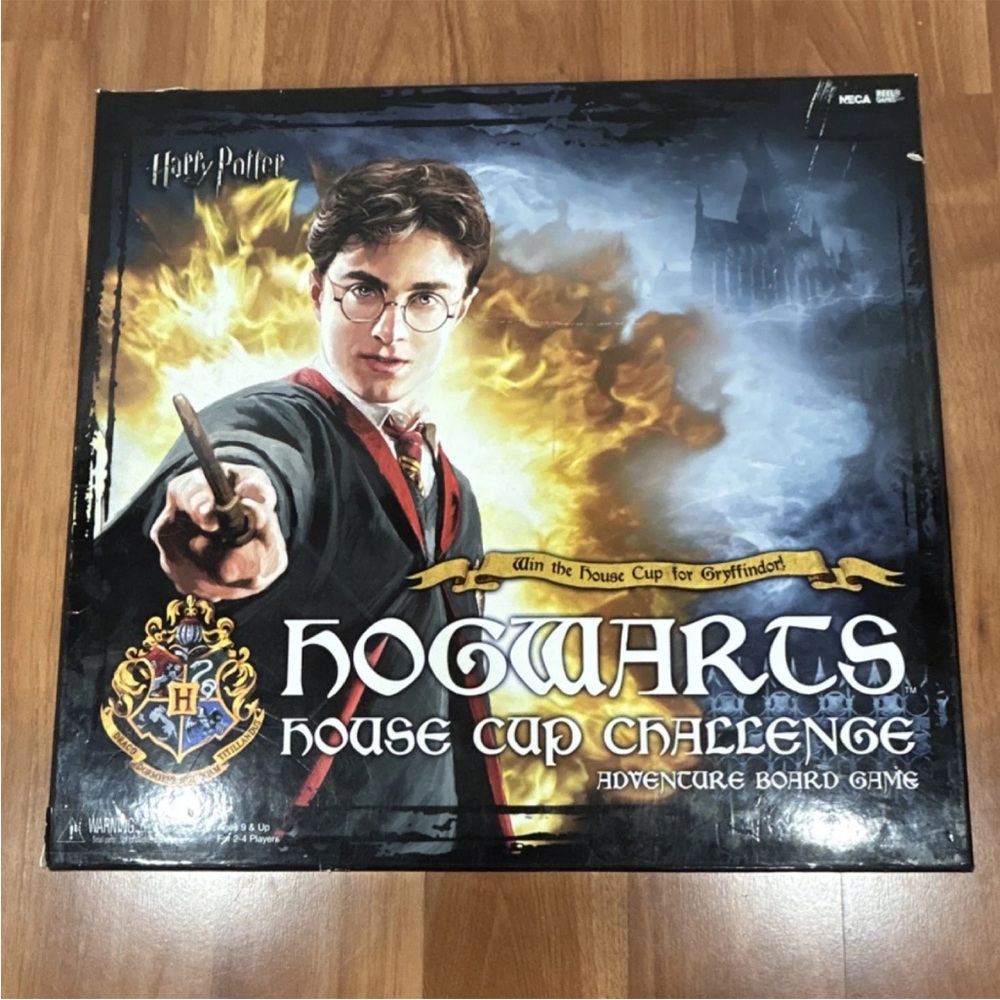 Warner Bros. Hogwarts Adventure Board Game - Black and Gold